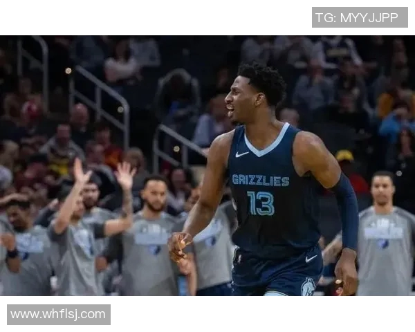 前灰熊主帅詹金斯现身绿军训练营引发加盟猜测球迷热议