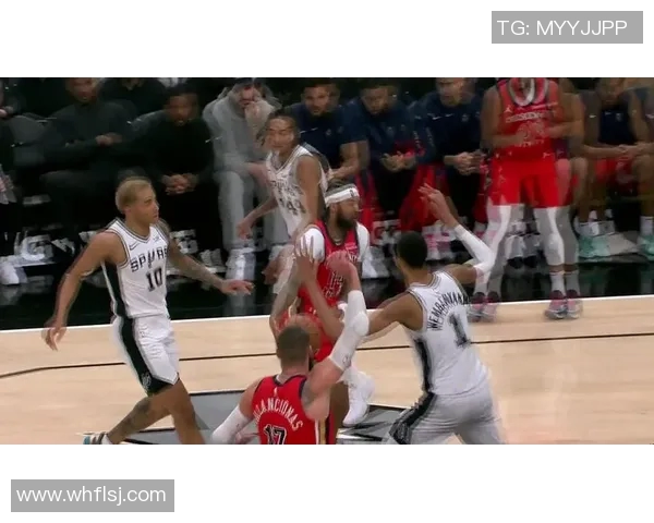 坦普尔:英格拉姆其实很喜欢传球 他的中距离就像是上篮 坦普尔:英格拉姆其实很喜欢传球 他的中距离就像是上篮